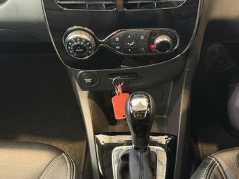 RENAULT CLIO 1.5 dCi Dynamique S MediaNav Hatchback 5dr Diesel EDC Euro 5 (90