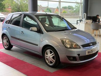 FORD FIESTA 1.6 Ghia Hatchback 5dr Petrol Automatic (176 g/km, 99 bhp)