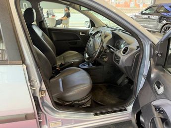 FORD FIESTA 1.6 Ghia Hatchback 5dr Petrol Automatic (176 g/km, 99 bhp)