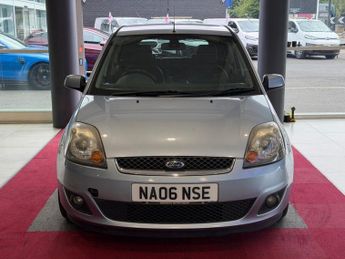 FORD FIESTA 1.6 Ghia Hatchback 5dr Petrol Automatic (176 g/km, 99 bhp)