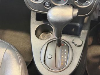 FORD FIESTA 1.6 Ghia Hatchback 5dr Petrol Automatic (176 g/km, 99 bhp)