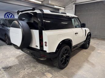 LAND ROVER DEFENDER 3.0 D200 MHEV Hard Top SUV 3dr Diesel Auto 4WD SWB Euro 6 (s/s) 