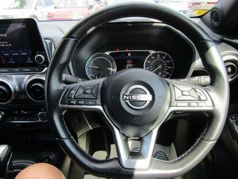 NISSAN JUKE 1.6 N-Connecta SUV 5dr Petrol Hybrid Automatic Euro 6 (143 ps)