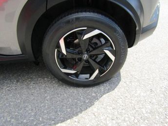 NISSAN JUKE 1.6 N-Connecta SUV 5dr Petrol Hybrid Automatic Euro 6 (143 ps)