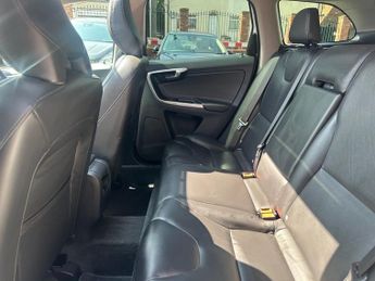 VOLVO XC60 2.4 D5 SE Lux Nav SUV 5dr Diesel Auto AWD Euro 6 (s/s) (220 ps)