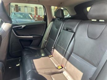 VOLVO XC60 2.4 D5 SE Lux Nav SUV 5dr Diesel Auto AWD Euro 6 (s/s) (220 ps)