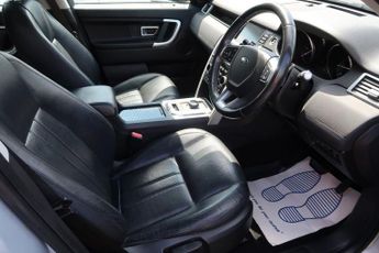 LAND ROVER DISCOVERY SPORT 2.0 TD4 SE Tech SUV 5dr Diesel Auto 4WD Euro 6 (s/s) (180 ps)