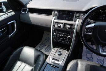 LAND ROVER DISCOVERY SPORT 2.0 TD4 SE Tech SUV 5dr Diesel Auto 4WD Euro 6 (s/s) (180 ps)
