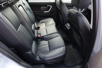 LAND ROVER DISCOVERY SPORT 2.0 TD4 SE Tech SUV 5dr Diesel Auto 4WD Euro 6 (s/s) (180 ps)