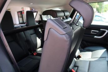 LAND ROVER DISCOVERY SPORT 2.0 TD4 SE Tech SUV 5dr Diesel Auto 4WD Euro 6 (s/s) (180 ps)