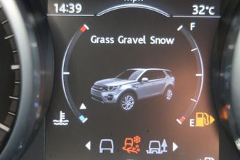 LAND ROVER DISCOVERY SPORT 2.0 TD4 SE Tech SUV 5dr Diesel Auto 4WD Euro 6 (s/s) (180 ps)