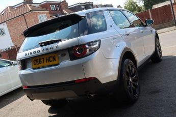 LAND ROVER DISCOVERY SPORT 2.0 TD4 SE Tech SUV 5dr Diesel Auto 4WD Euro 6 (s/s) (180 ps)