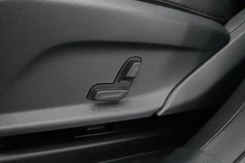 MERCEDES-BENZ GLC 2.0 GLC220d AMG Line SUV 5dr Diesel G-Tronic+ 4MATIC Euro 6 (s/s