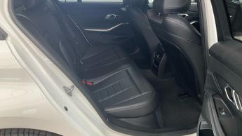 BMW 3 SERIES 2.0 330e 12kWh M Sport Saloon 4dr Petrol Plug-in Hybrid Auto Eur