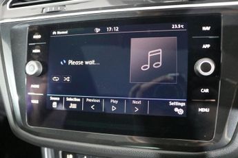 VOLKSWAGEN TIGUAN 2.0 TDI R-Line Tech SUV 5dr Diesel DSG Euro 6 (s/s) (150 ps)