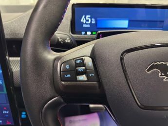 FORD MUSTANG MACH-E Extended Range 91kWh SUV 5dr Electric Automatic AWD (351 ps)