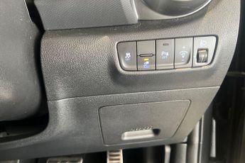 HYUNDAI KONA 39kWh SE Connect SUV 5dr Electric Auto (10.5kW Charger) (136 ps)