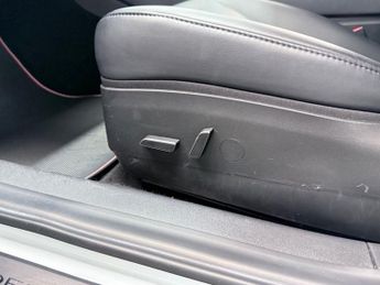 TESLA Model 3 (Dual Motor) Performance Saloon 4dr Electric Auto 4WDE (Performa