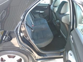 HONDA CIVIC 1.8 i-VTEC ES Hatchback 5dr Petrol Manual (152 g/km, 138 bhp)