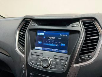 HYUNDAI SANTA FE 2.2 CRDi Premium SUV 5dr Diesel Auto 4WD Euro 5 (5 seat) (194 bh