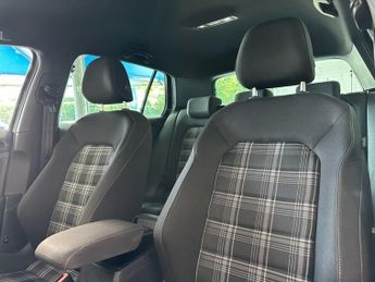 VOLKSWAGEN GOLF 2.0 TDI BlueMotion Tech GTD Hatchback 5dr Diesel DSG Euro 6 (s/s