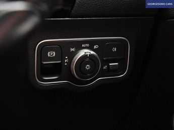 MERCEDES-BENZ EQA EQA 250+ 70.5kWh AMG Line SUV 5dr Electric Auto (190 ps)