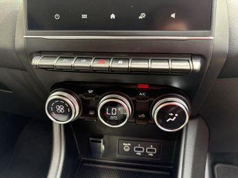 RENAULT CAPTUR 1.6 E-TECH techno SUV 5dr Petrol Hybrid Auto Euro 6 (s/s) (145 p
