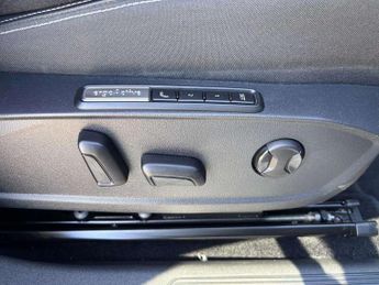 VOLKSWAGEN ID.3 Pro S 77kWh Tour Hatchback 5dr Electric Auto (4 Seat) (204 ps)