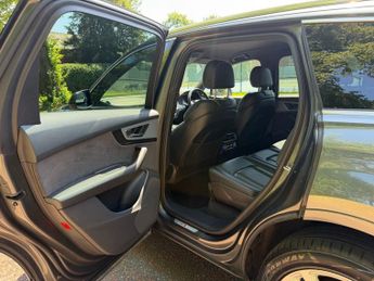 AUDI Q7 3.0 TDI V6 S line SUV 5dr Diesel Tiptronic quattro Euro 6 (s/s) 