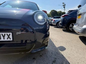 MINI ELECTRIC COOPER E 40.7kWh Sport Hatchback 3dr Electric Auto (184 ps)