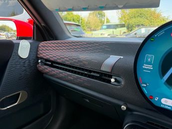 MINI ELECTRIC COOPER E 40.7kWh Sport Hatchback 3dr Electric Auto (184 ps)