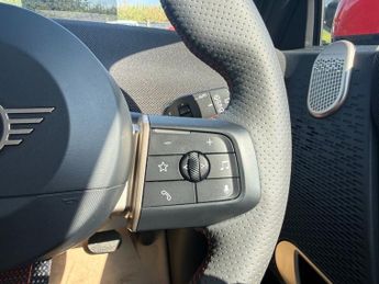 MINI ELECTRIC COOPER E 40.7kWh Sport Hatchback 3dr Electric Auto (184 ps)