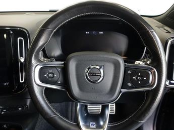 VOLVO XC40 1.5 T3 R-Design SUV 5dr Petrol Auto Euro 6 (s/s) (163 ps)