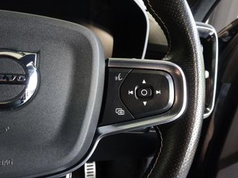 VOLVO XC40 1.5 T3 R-Design SUV 5dr Petrol Auto Euro 6 (s/s) (163 ps)