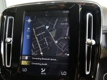 VOLVO XC40 1.5 T3 R-Design SUV 5dr Petrol Auto Euro 6 (s/s) (163 ps)