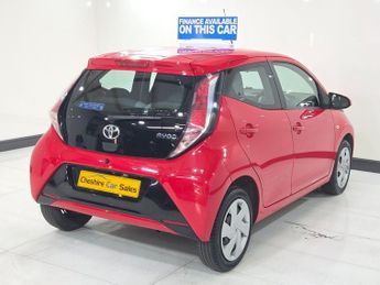 TOYOTA AYGO 1.0 VVT-i x-play Hatchback 5dr Petrol Manual Euro 5 Euro 5 (68 p