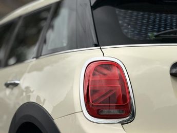 MINI HATCH 1.5 Cooper Hatchback 5dr Petrol Steptronic Euro 6 (s/s) (136 ps)