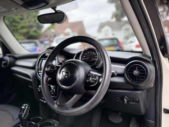 MINI HATCH 1.5 Cooper Hatchback 5dr Petrol Steptronic Euro 6 (s/s) (136 ps)