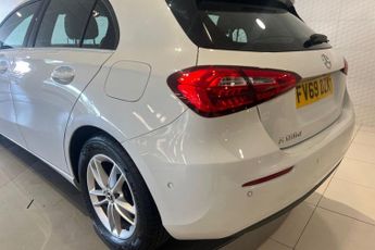 MERCEDES-BENZ A CLASS 1.5 A180d SE (Executive) Hatchback 5dr Diesel 7G-DCT Euro 6 (s/s