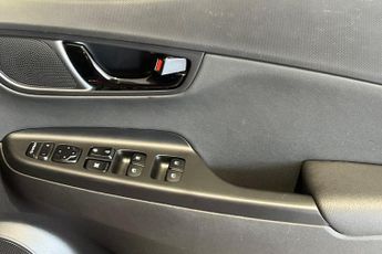 HYUNDAI KONA 1.6 h-GDi Premium SE SUV 5dr Petrol Hybrid DCT Euro 6 (s/s) (141