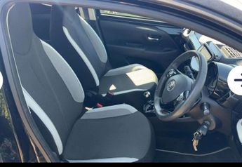 TOYOTA AYGO 1.0 VVT-i x-clusiv Hatchback 5dr Petrol x-shift Euro 5 Euro 5 (6