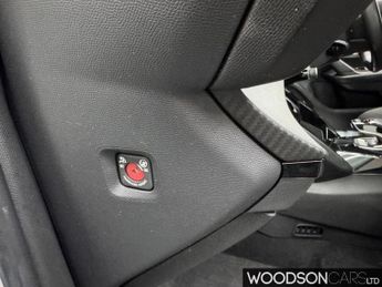PEUGEOT E-2008 50kWh Allure Premium SUV 5dr Electric Auto (136 ps)