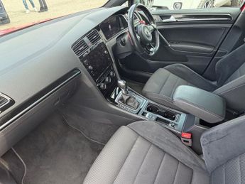 VOLKSWAGEN GOLF 2.0 TSI R Hatchback 5dr Petrol DSG 4Motion Euro 6 (s/s) (300 ps)