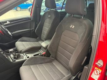 VOLKSWAGEN GOLF 2.0 TSI R Hatchback 5dr Petrol DSG 4Motion Euro 6 (s/s) (300 ps)