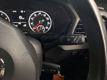 VOLKSWAGEN T-CROSS 1.0 TSI SE SUV 5dr Petrol DSG Euro 6 (s/s) (115 ps)