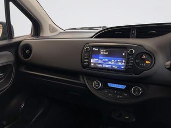 TOYOTA YARIS 1.5 VVT-h Icon Hatchback 5dr Petrol Hybrid E-CVT Euro 6 (s/s) (1