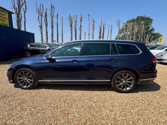 VOLKSWAGEN PASSAT 2.0 TDI BlueMotion Tech R-Line Estate 5dr Diesel DSG Euro 6 (s/s
