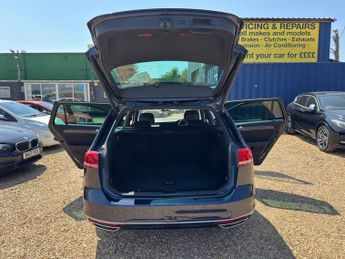 VOLKSWAGEN PASSAT 2.0 TDI BlueMotion Tech R-Line Estate 5dr Diesel DSG Euro 6 (s/s