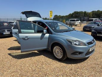 FORD FOCUS 1.6 Titanium Hatchback 5dr Petrol Automatic (184 g/km, 99 bhp)