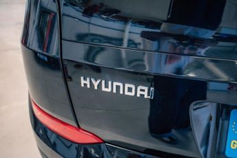 HYUNDAI TUCSON 2.0 CRDi Premium SE SUV 5dr Diesel Auto 4WD Euro 6 (185 ps)